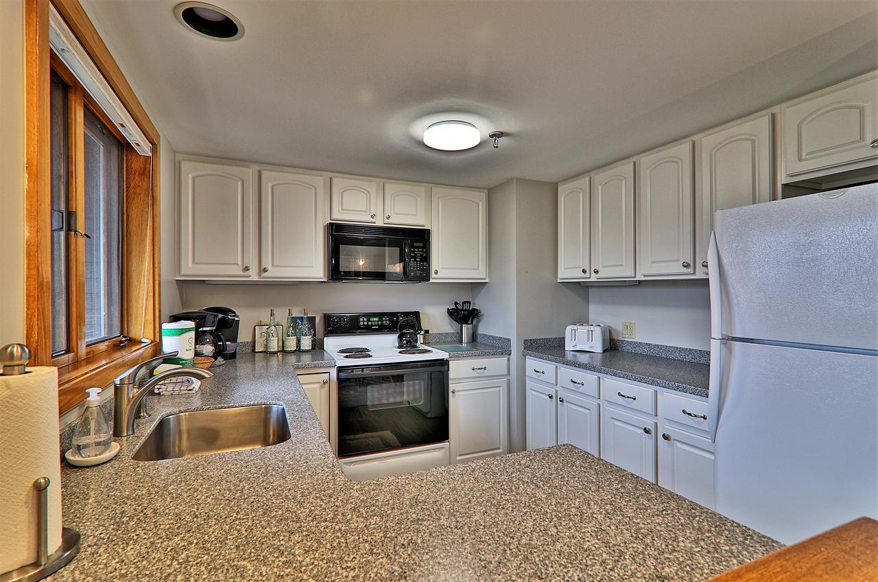 Highridge Condominium Unit B9B - thumb 1