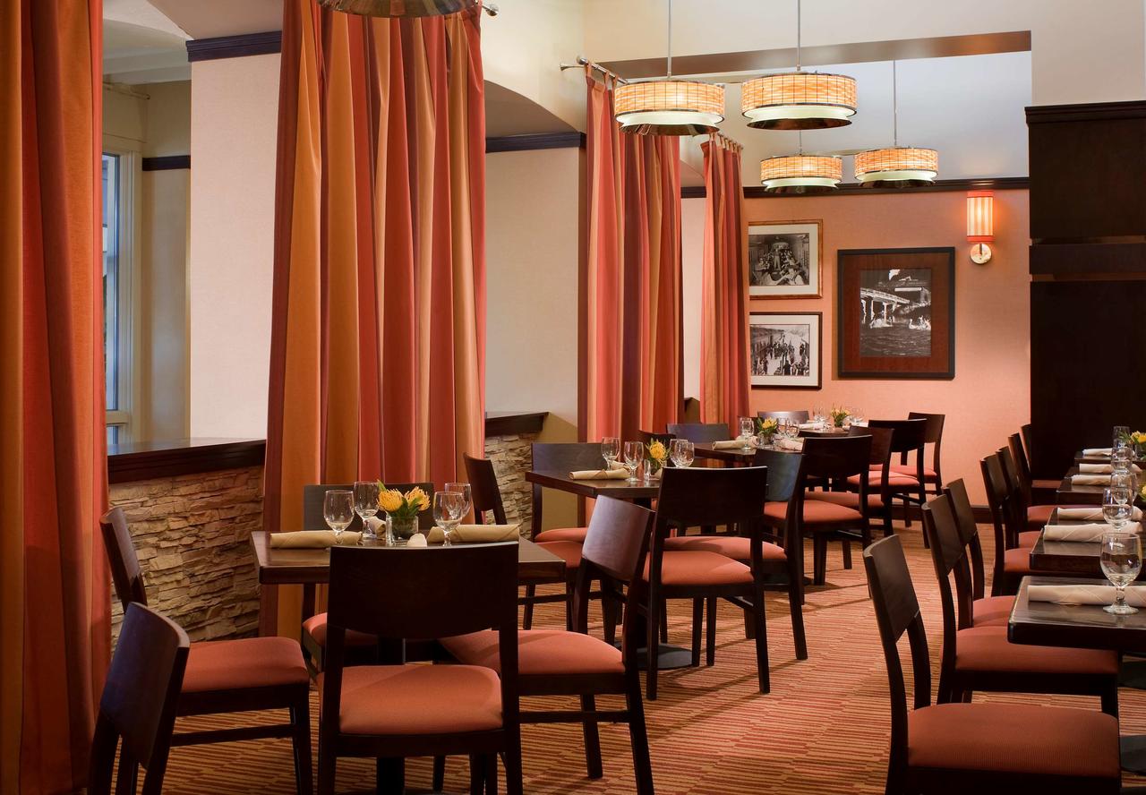 Blue Ridge Hotel & Conference Center - thumb 15