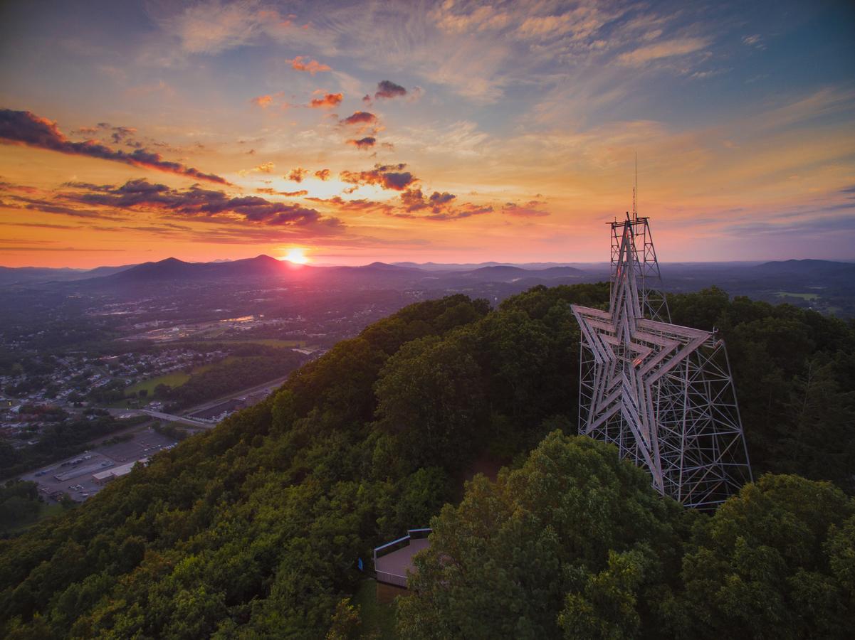 Blue Ridge Hotel & Conference Center - thumb 2