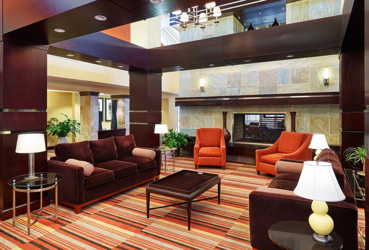 Blue Ridge Hotel & Conference Center - thumb 7