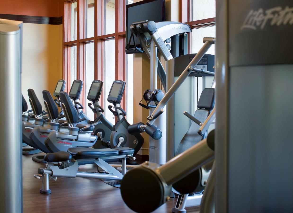 Blue Ridge Hotel & Conference Center - thumb 17