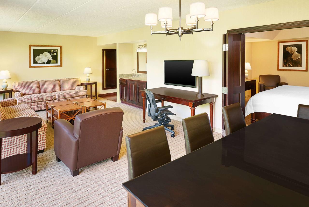 Blue Ridge Hotel & Conference Center - thumb 8