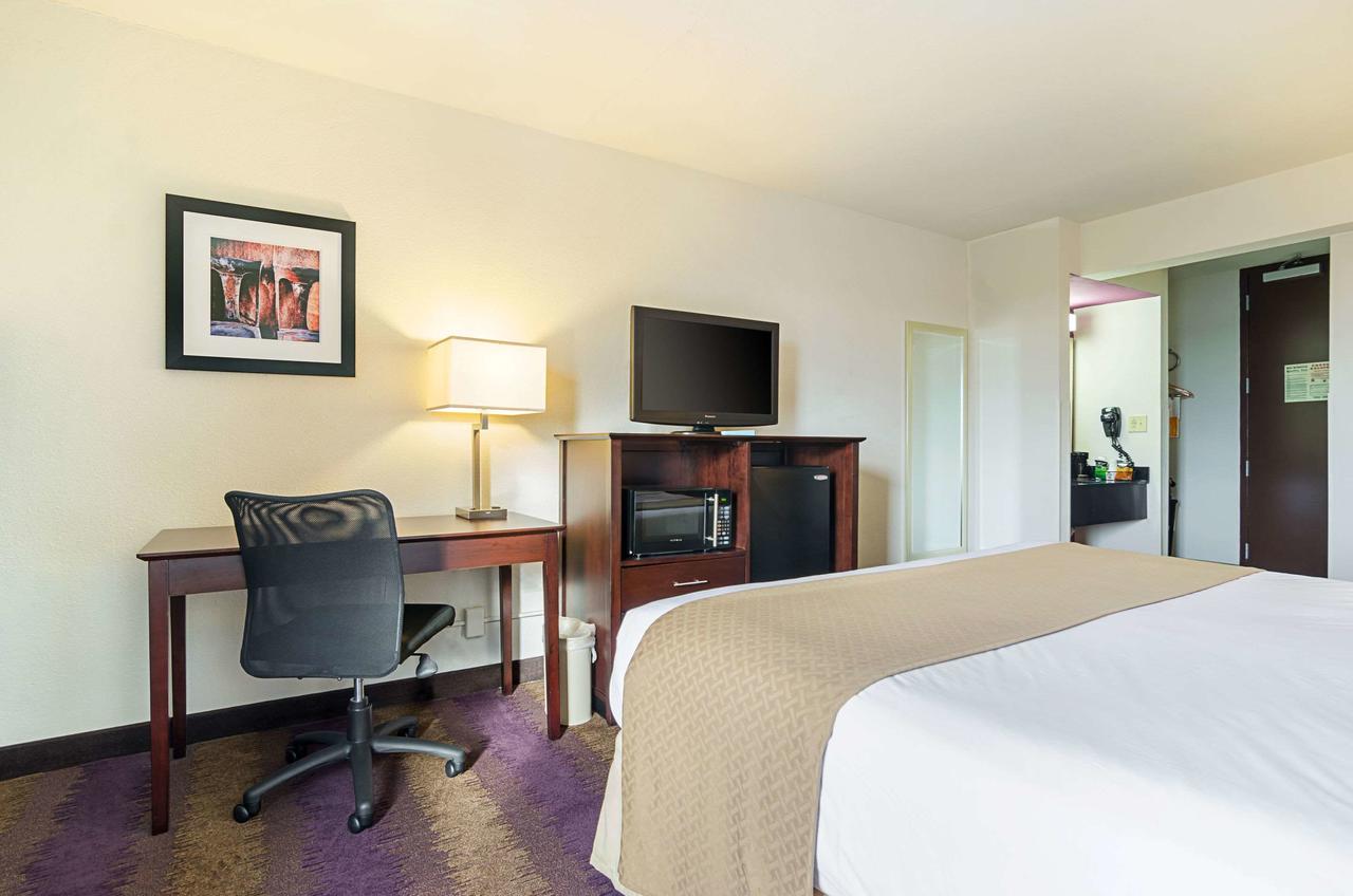 Quality Inn West End - thumb 16
