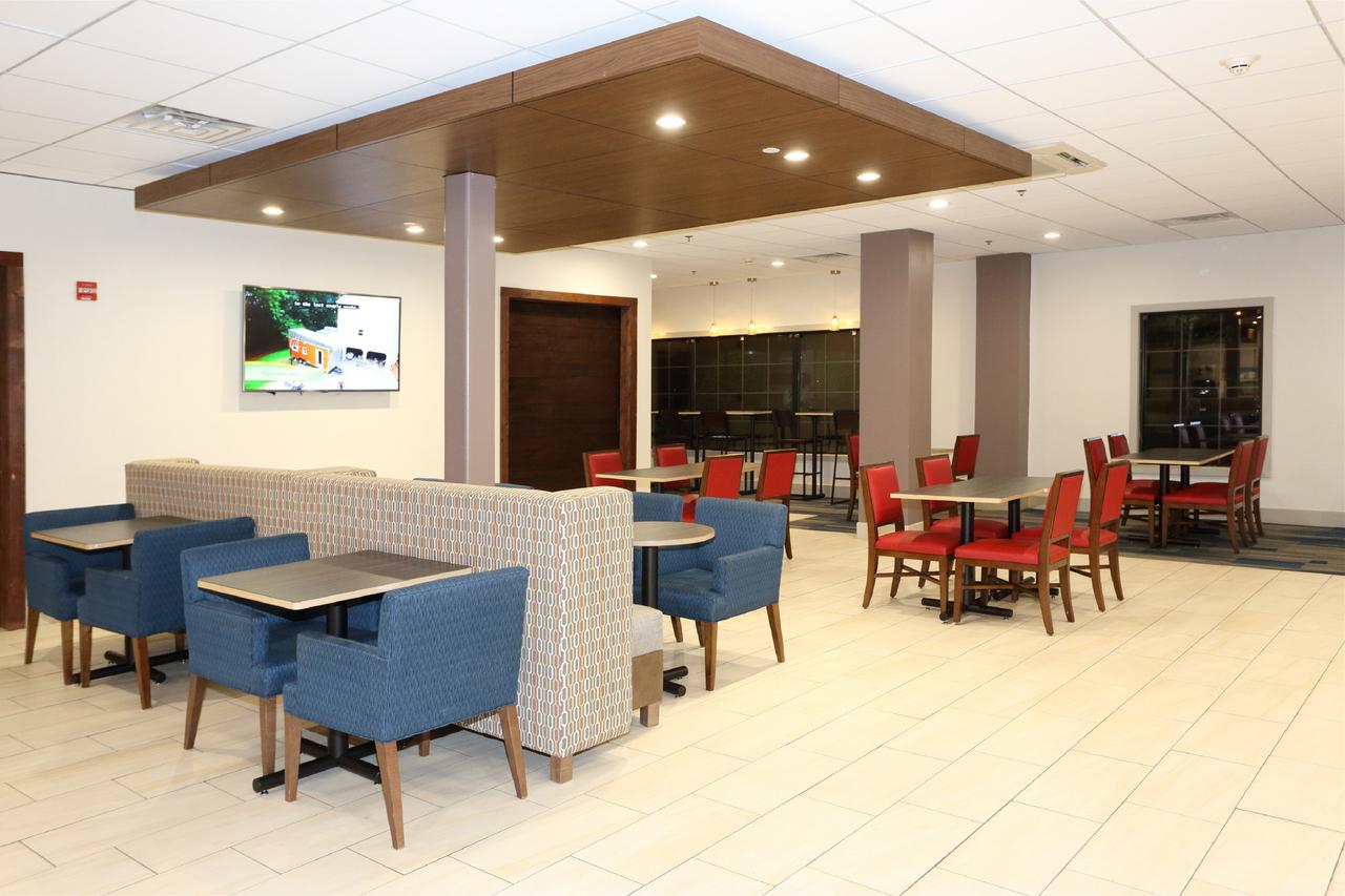 Holiday Inn Express & Suites Newport News - thumb 3