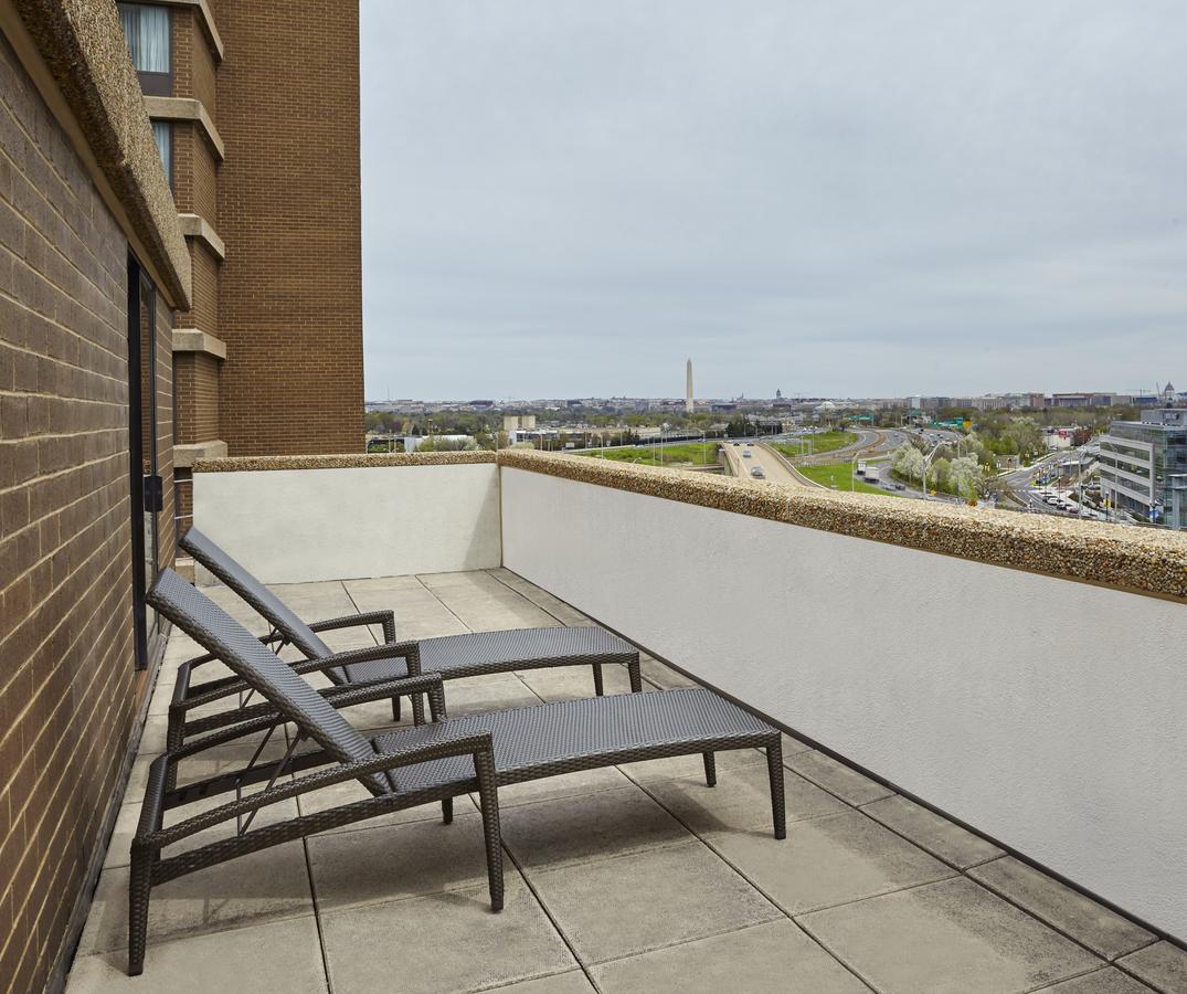 DoubleTree By Hilton Washington DC â€“ Crystal City - thumb 9