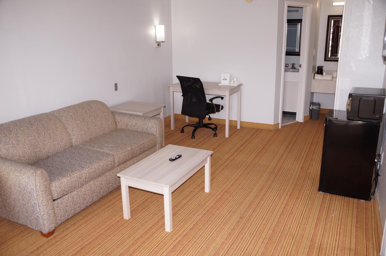 Days Inn & Suites By Wyndham Colonial - thumb 8