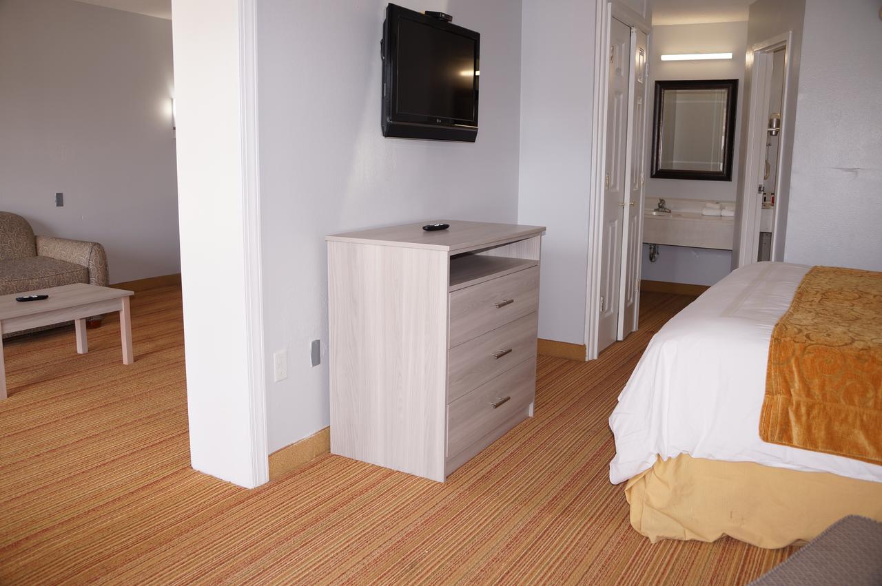 Days Inn & Suites By Wyndham Colonial - thumb 26