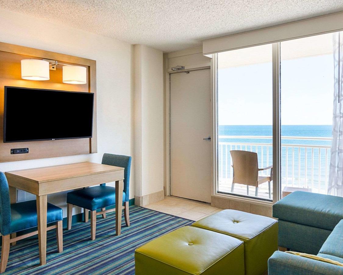 Comfort Suites Beachfront - thumb 23