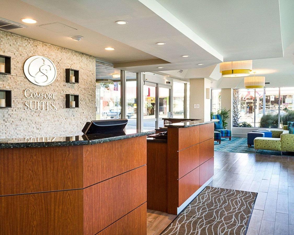 Comfort Suites Beachfront - thumb 17