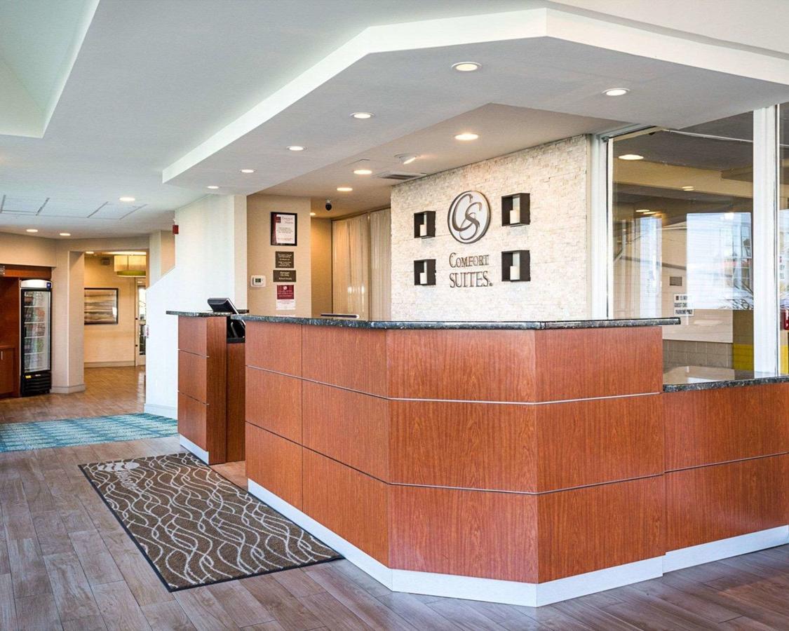 Comfort Suites Beachfront - thumb 9