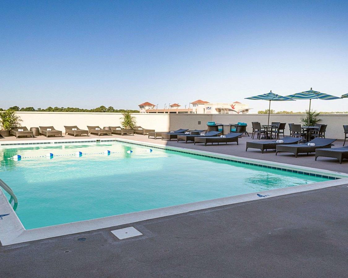 Comfort Suites Beachfront - thumb 24