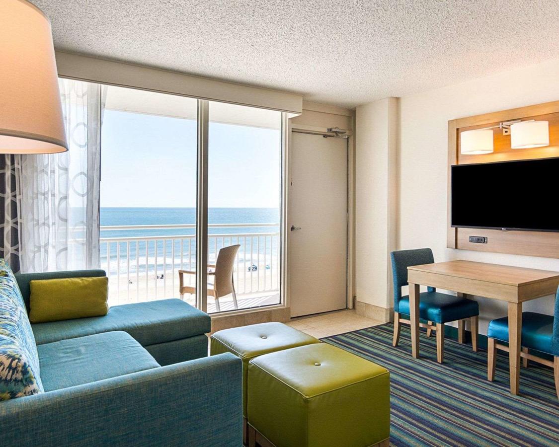 Comfort Suites Beachfront - thumb 5