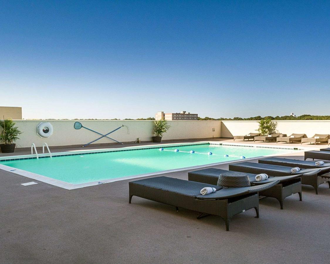 Comfort Suites Beachfront - thumb 22