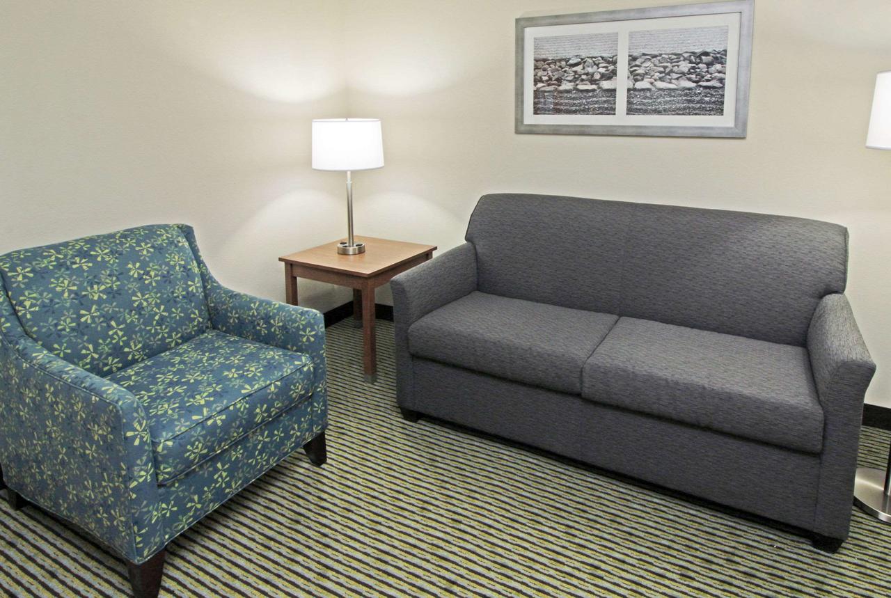Quality Suites Lake Wright Norfolk Airport - thumb 8