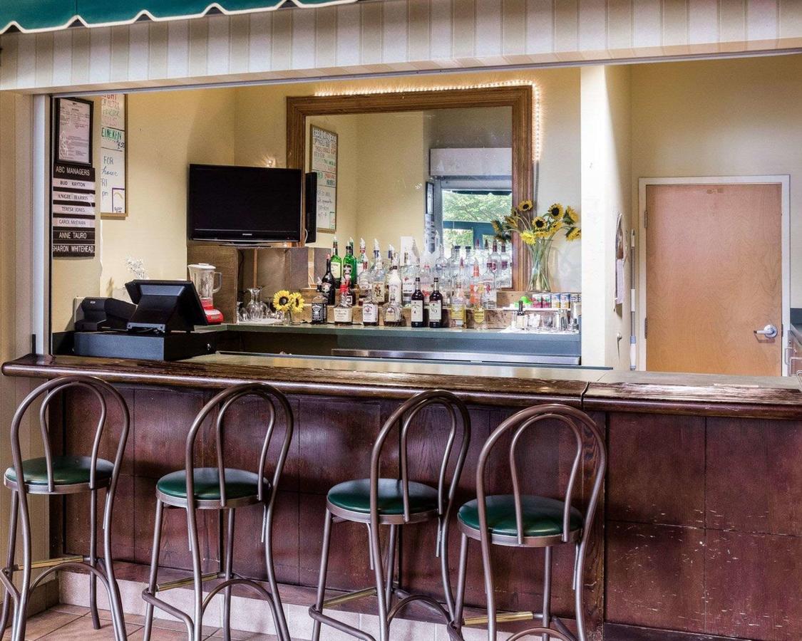 Quality Suites Lake Wright Norfolk Airport - thumb 11