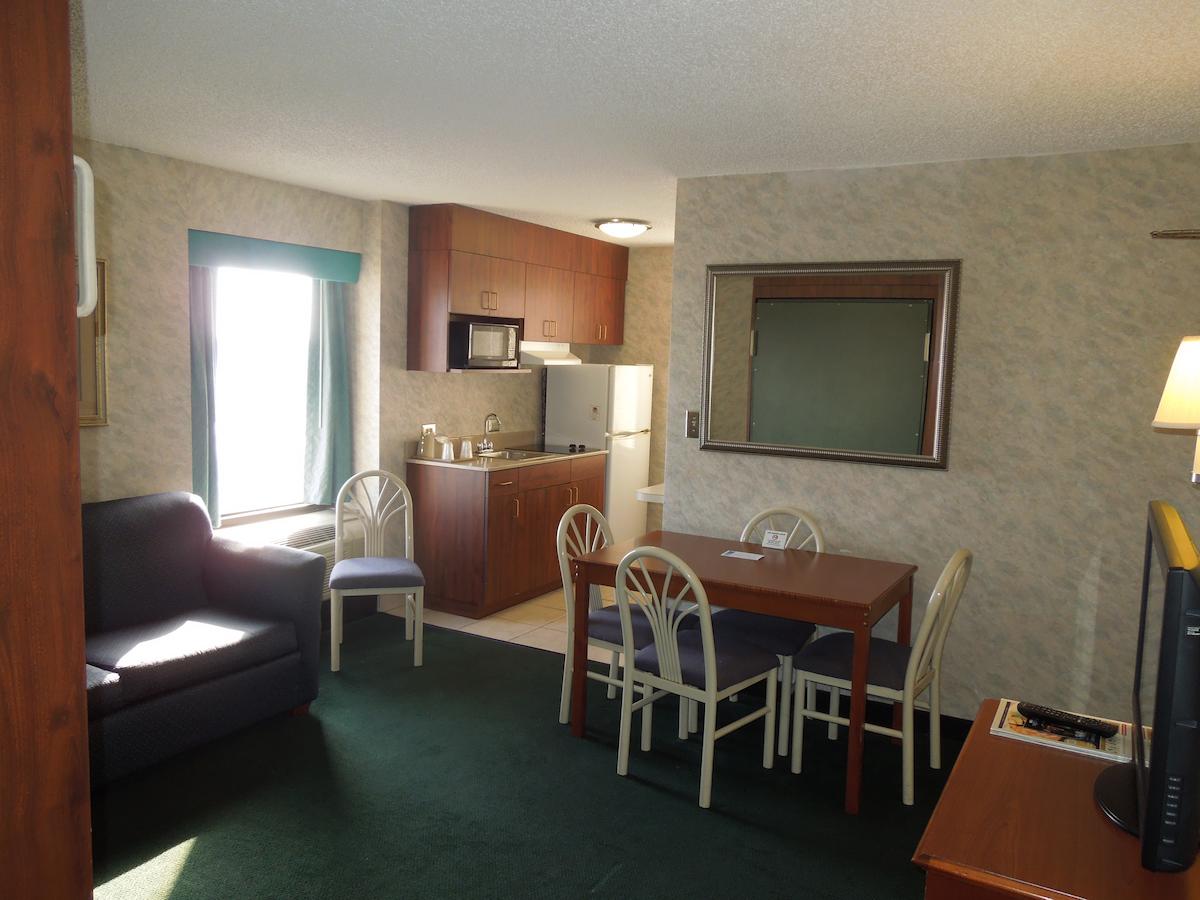 The Breakers Resort Inn - thumb 11