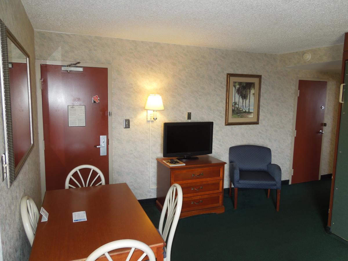 The Breakers Resort Inn - thumb 10