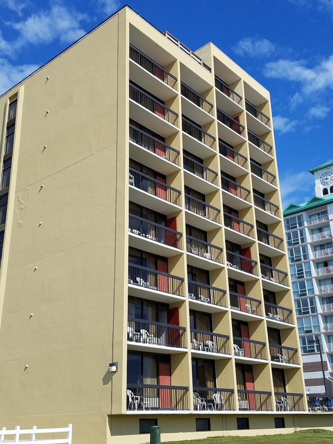 The Breakers Resort Inn - thumb 0