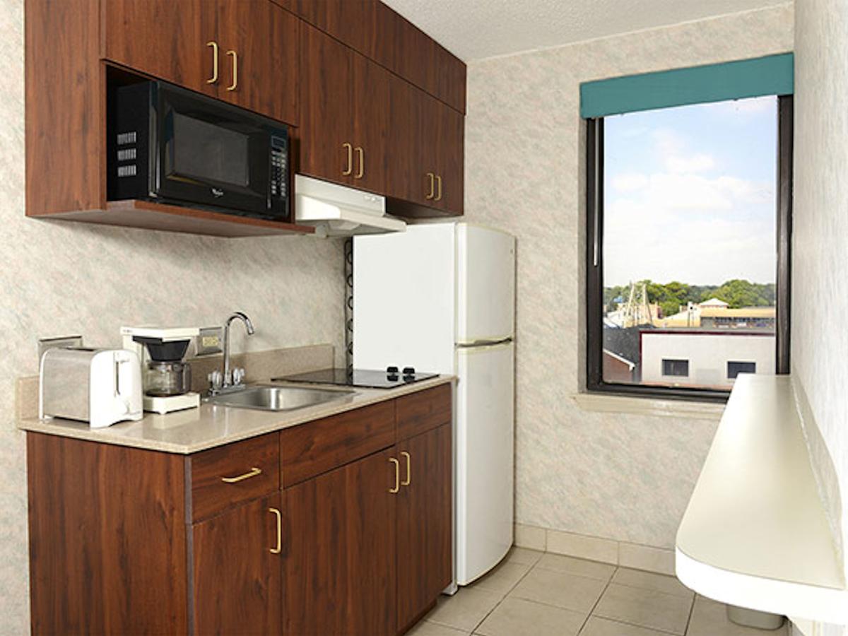 The Breakers Resort Inn - thumb 17