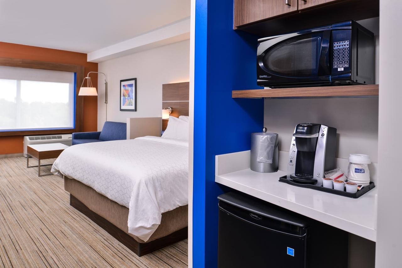 Holiday Inn Express & Suites Farmville - thumb 4