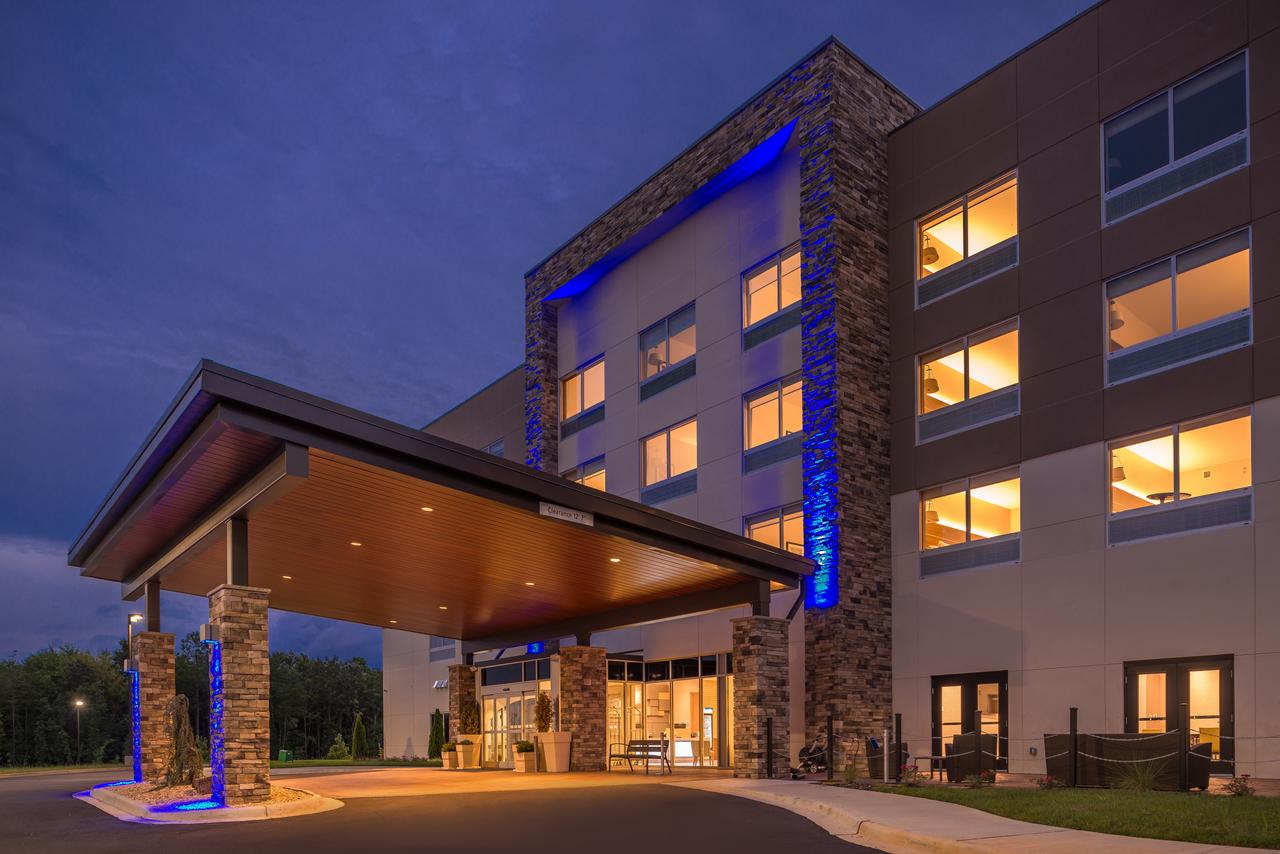 Holiday Inn Express & Suites Farmville - thumb 19