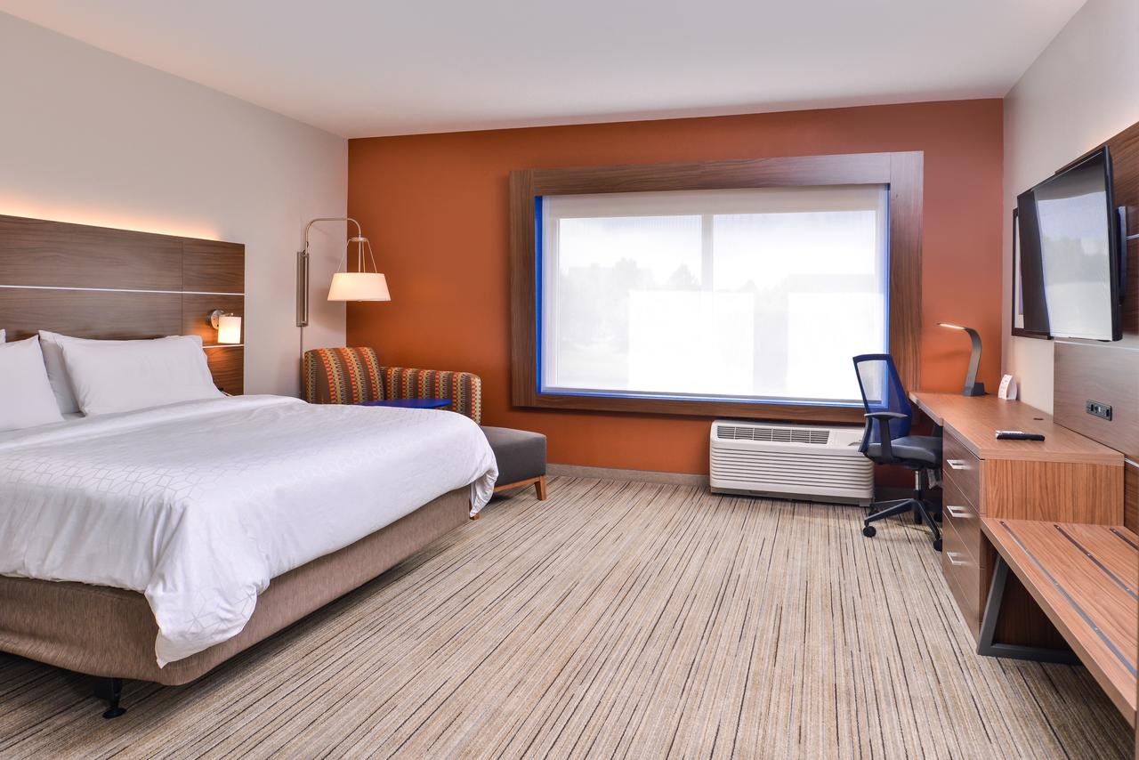 Holiday Inn Express & Suites Farmville - thumb 7