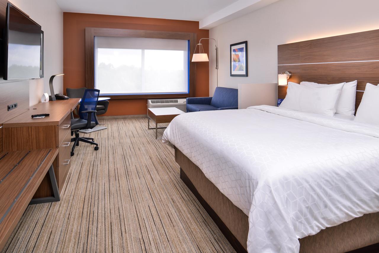 Holiday Inn Express & Suites Farmville - thumb 21