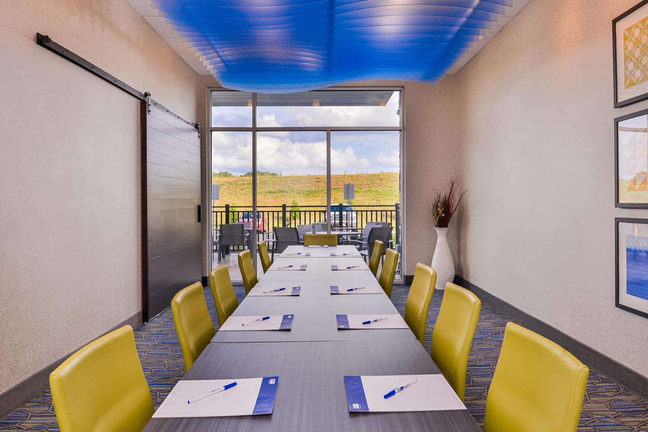 Holiday Inn Express & Suites Farmville - thumb 28