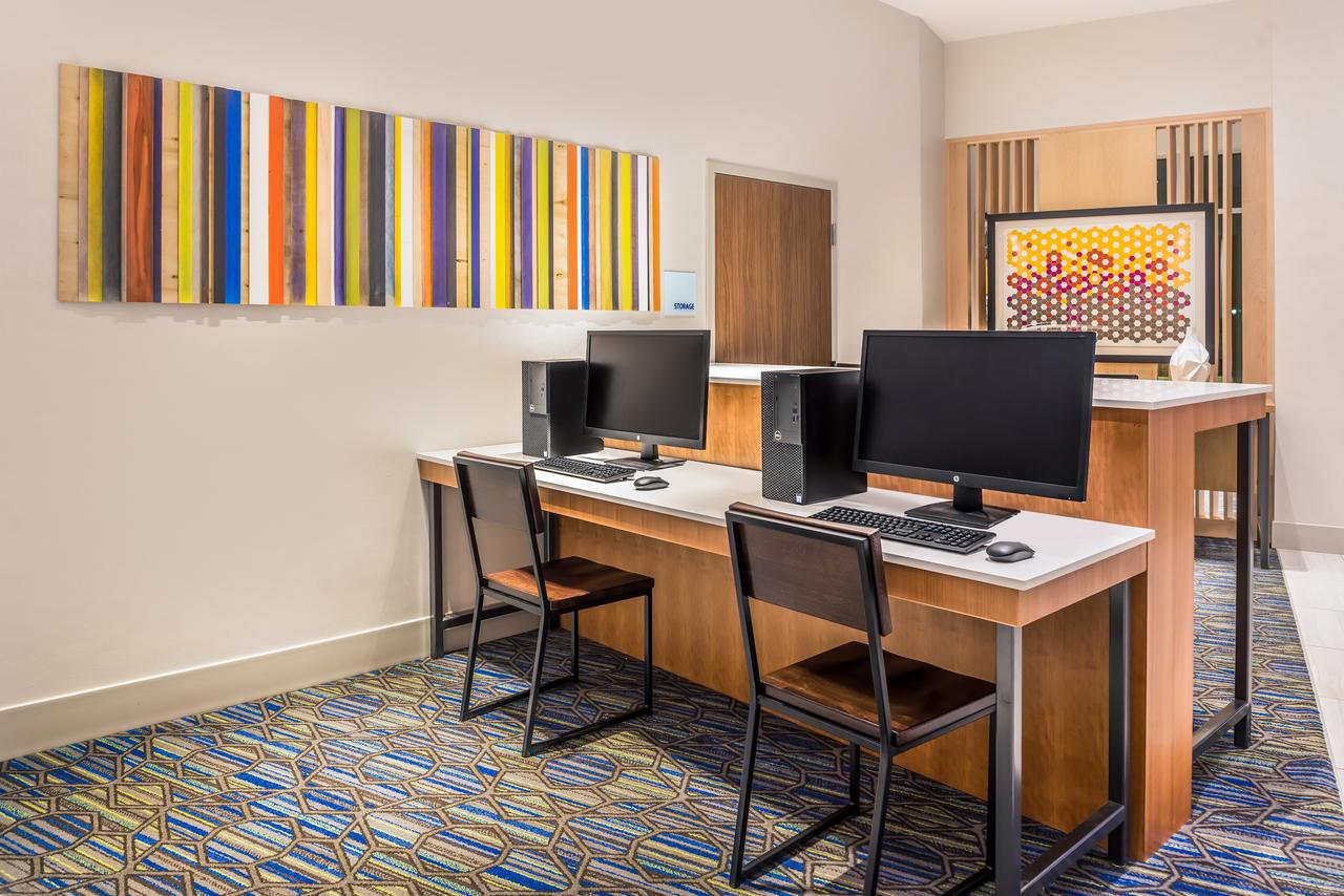 Holiday Inn Express & Suites Farmville - thumb 20