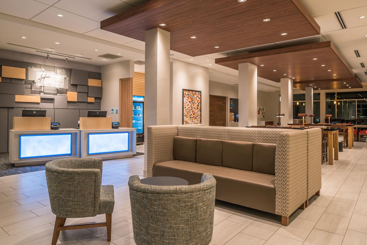 Holiday Inn Express & Suites Farmville - thumb 16