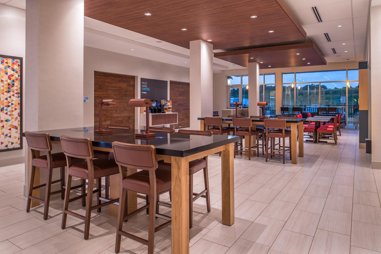 Holiday Inn Express & Suites Farmville - thumb 26