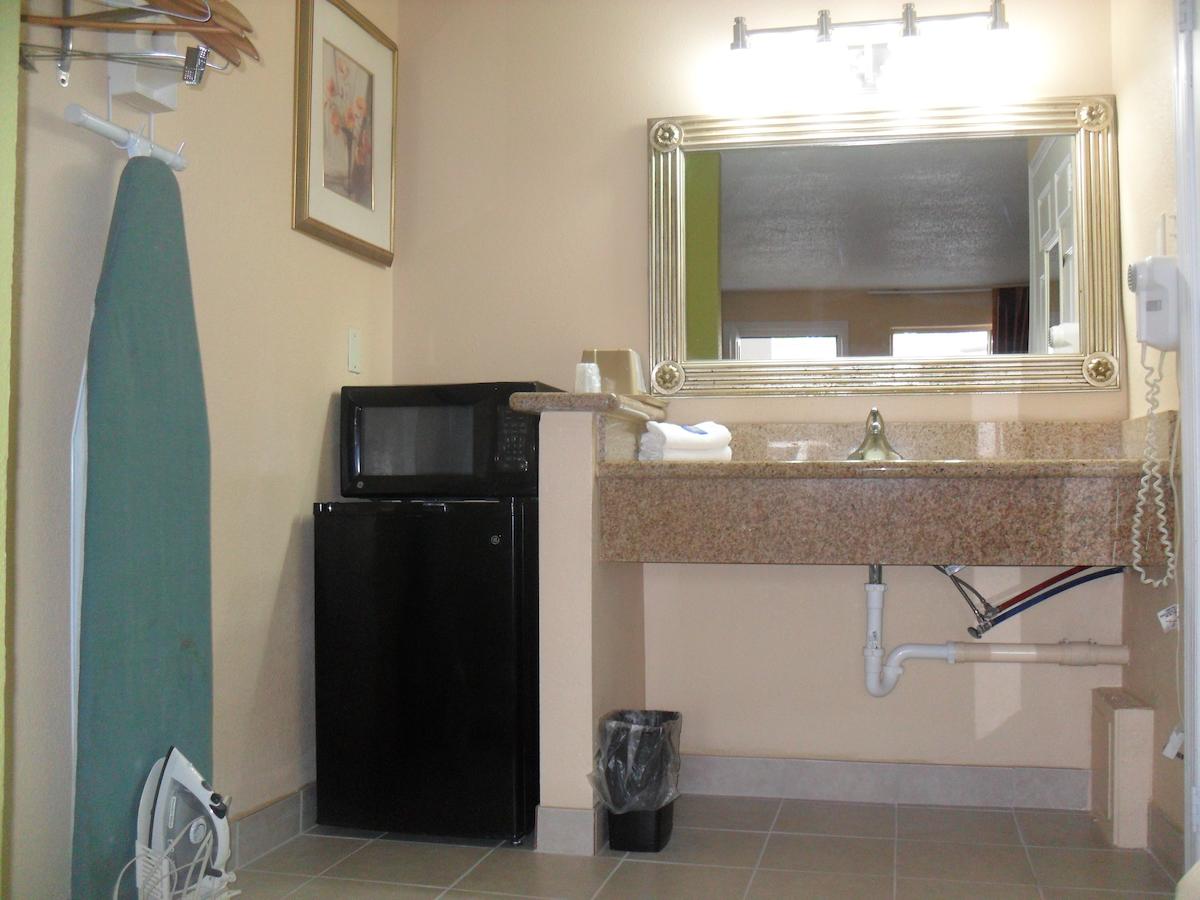 Newport News Inn - thumb 12