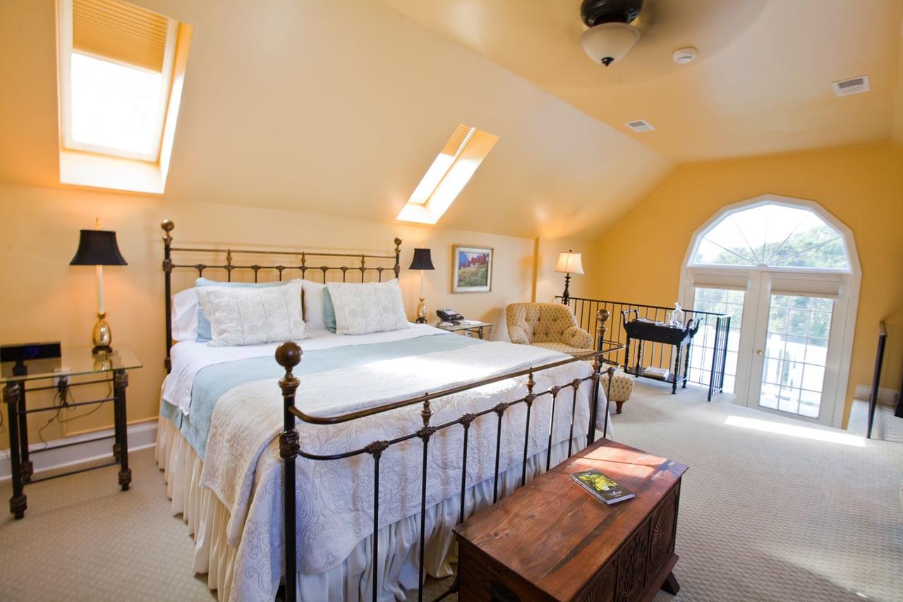 Ashby Inn & Restaurant - thumb 2