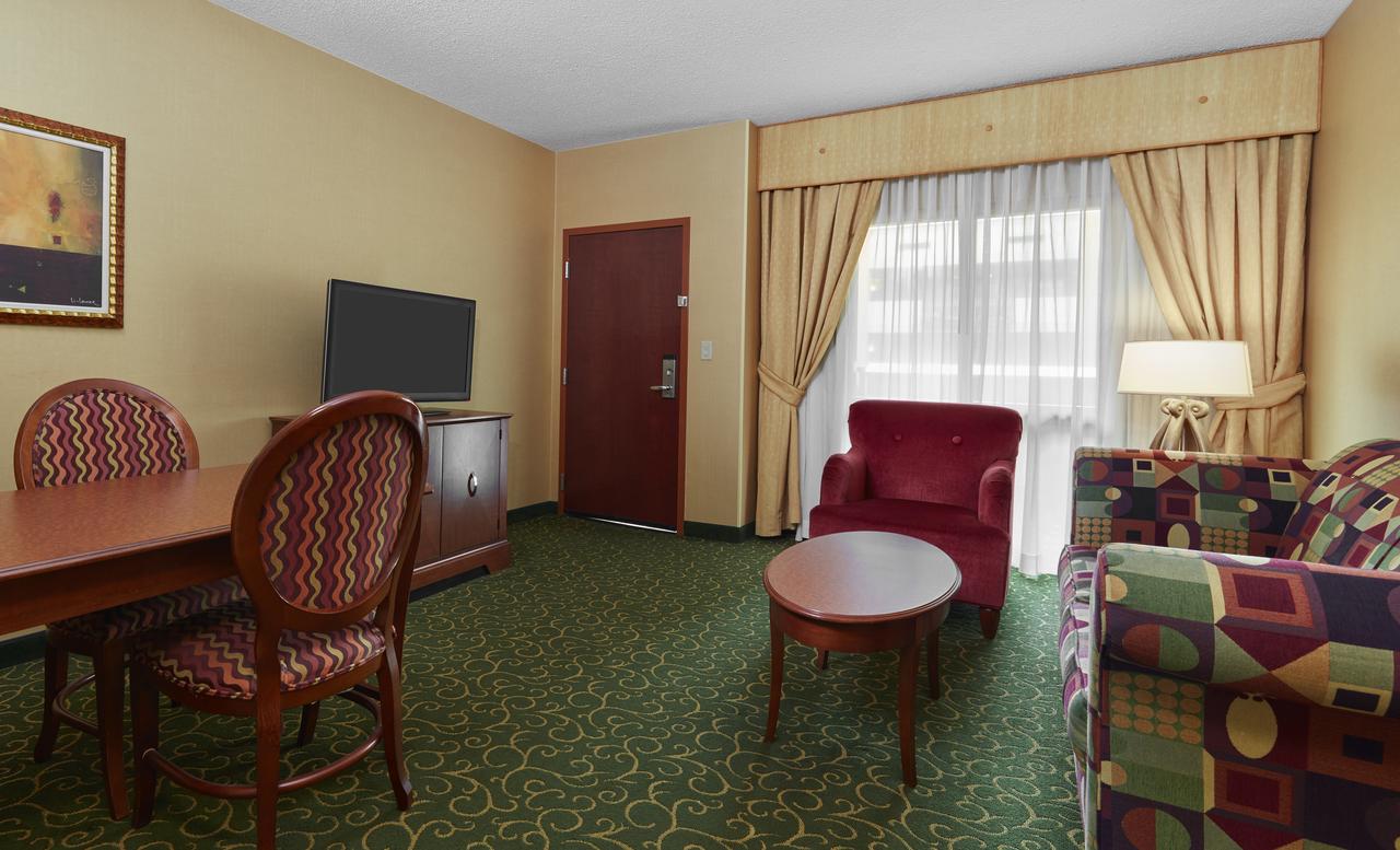 Embassy Suites By Hilton Hampton Convention Center - thumb 18