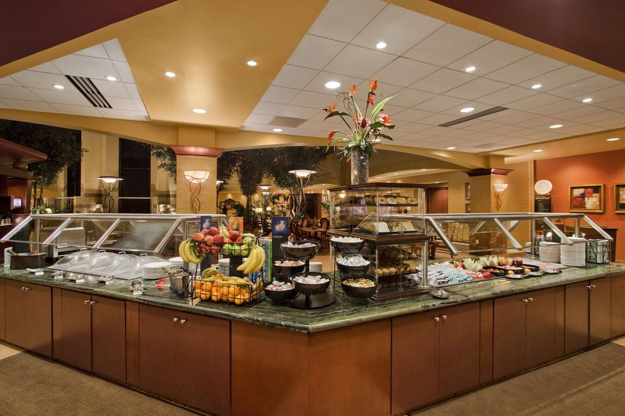 Embassy Suites By Hilton Hampton Convention Center - thumb 29