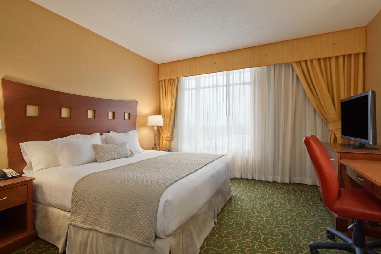Embassy Suites By Hilton Hampton Convention Center - thumb 3