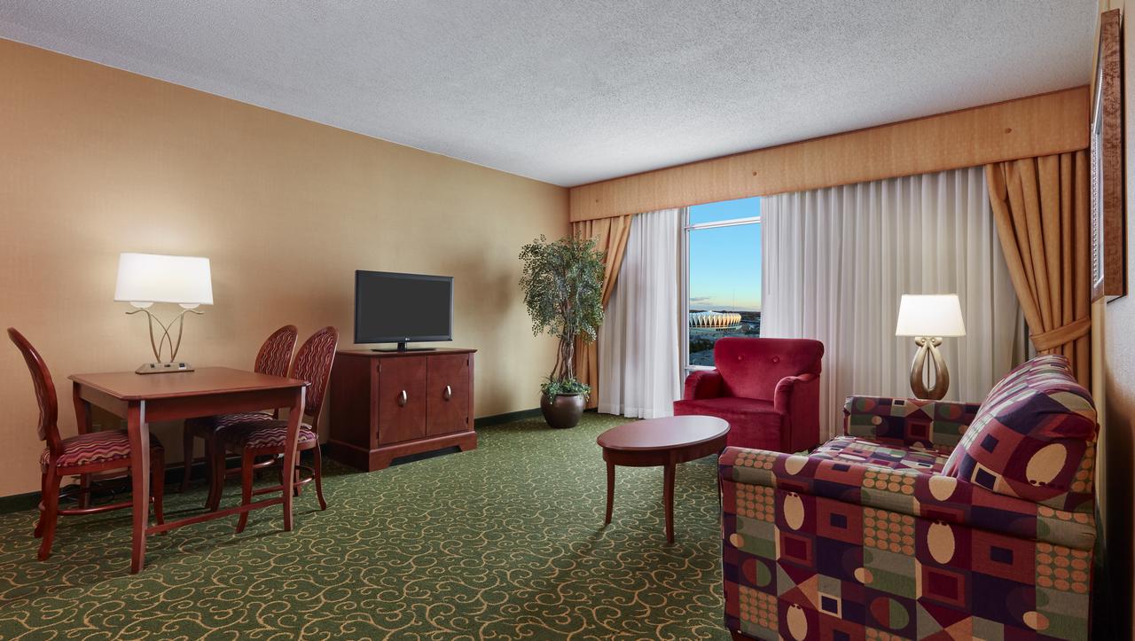 Embassy Suites By Hilton Hampton Convention Center - thumb 20