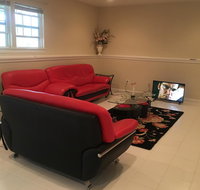 Very Clean Spacious Basement Private Entrance - Tourism Bookings