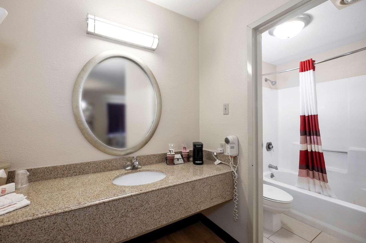 Red Roof Inn Winchester - thumb 16