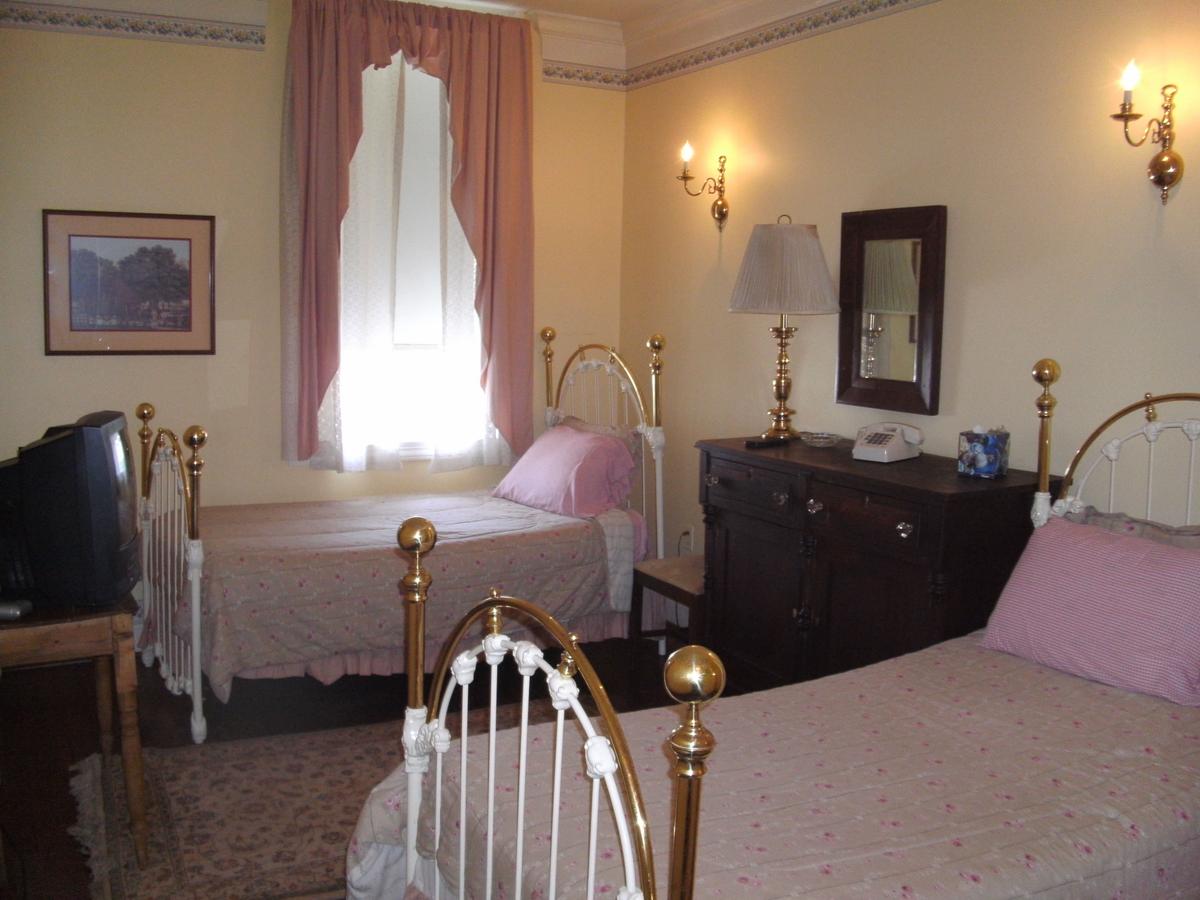 Leesburg Colonial Inn - thumb 1