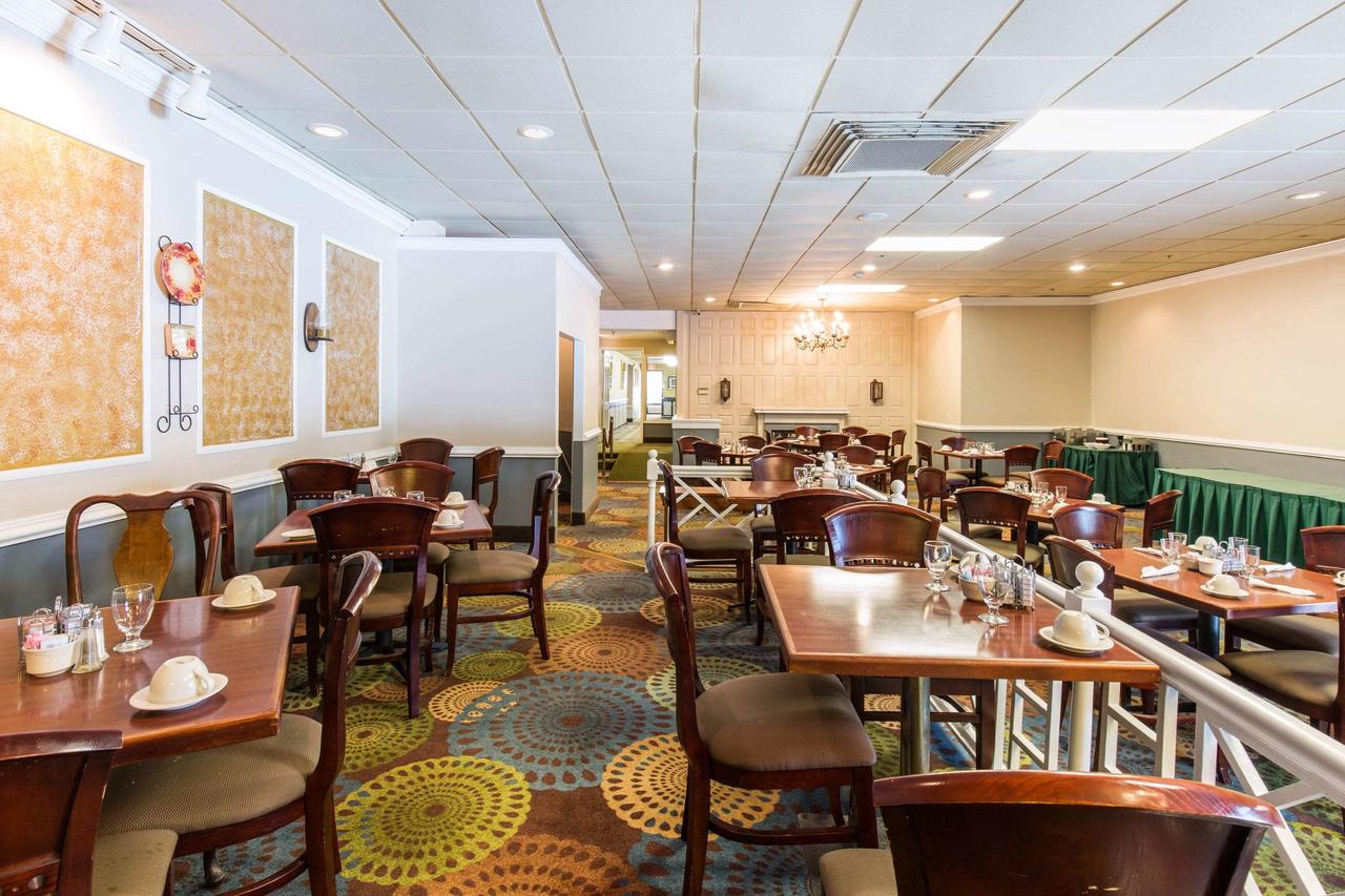 Clarion Hotel Williamsburg I-64 - thumb 18