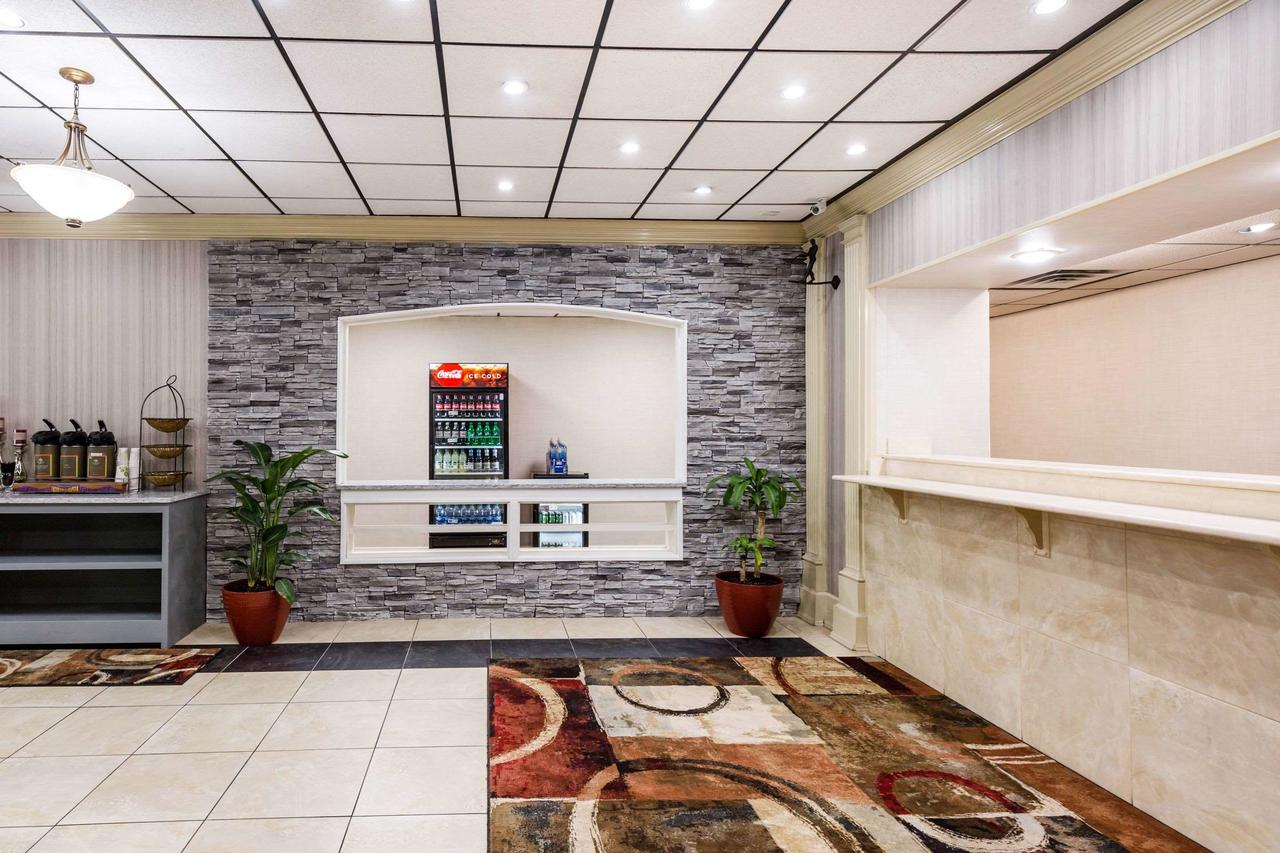 Clarion Hotel Williamsburg I-64 - thumb 31