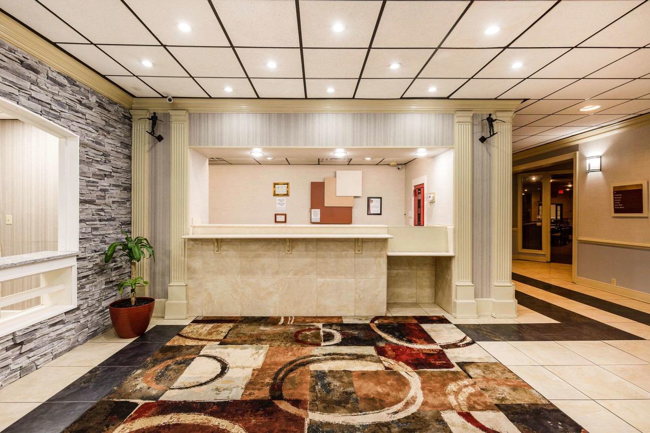 Clarion Hotel Williamsburg I-64 - thumb 32