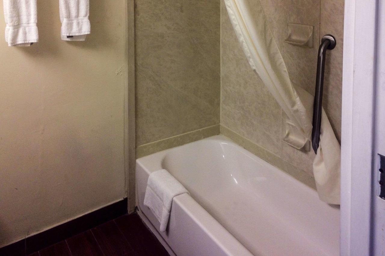 Clarion Hotel Central - thumb 5