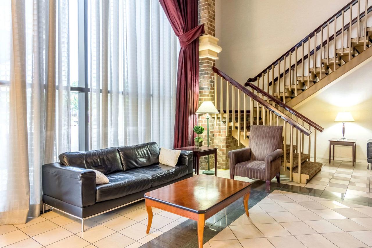 Clarion Hotel Central - thumb 0