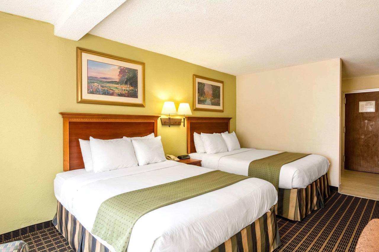 Clarion Hotel Central - thumb 12