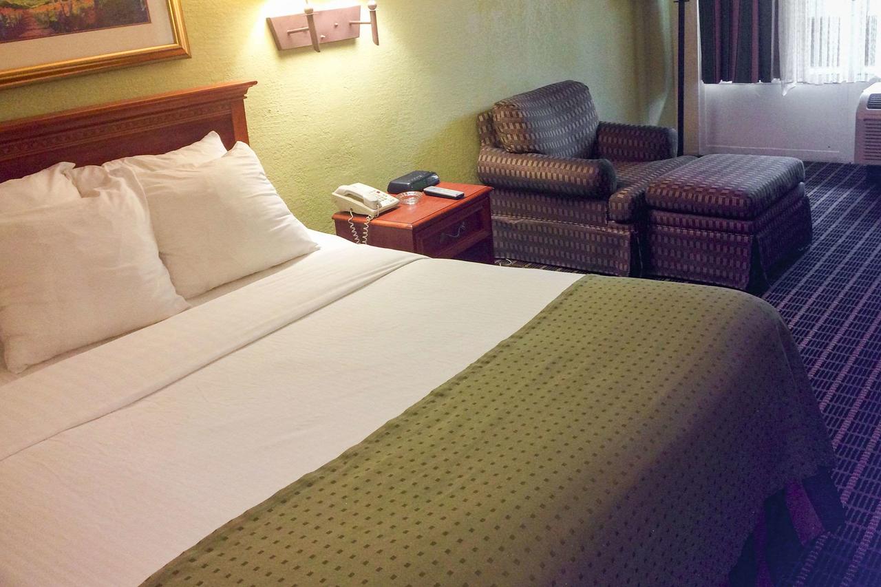 Clarion Hotel Central - thumb 10