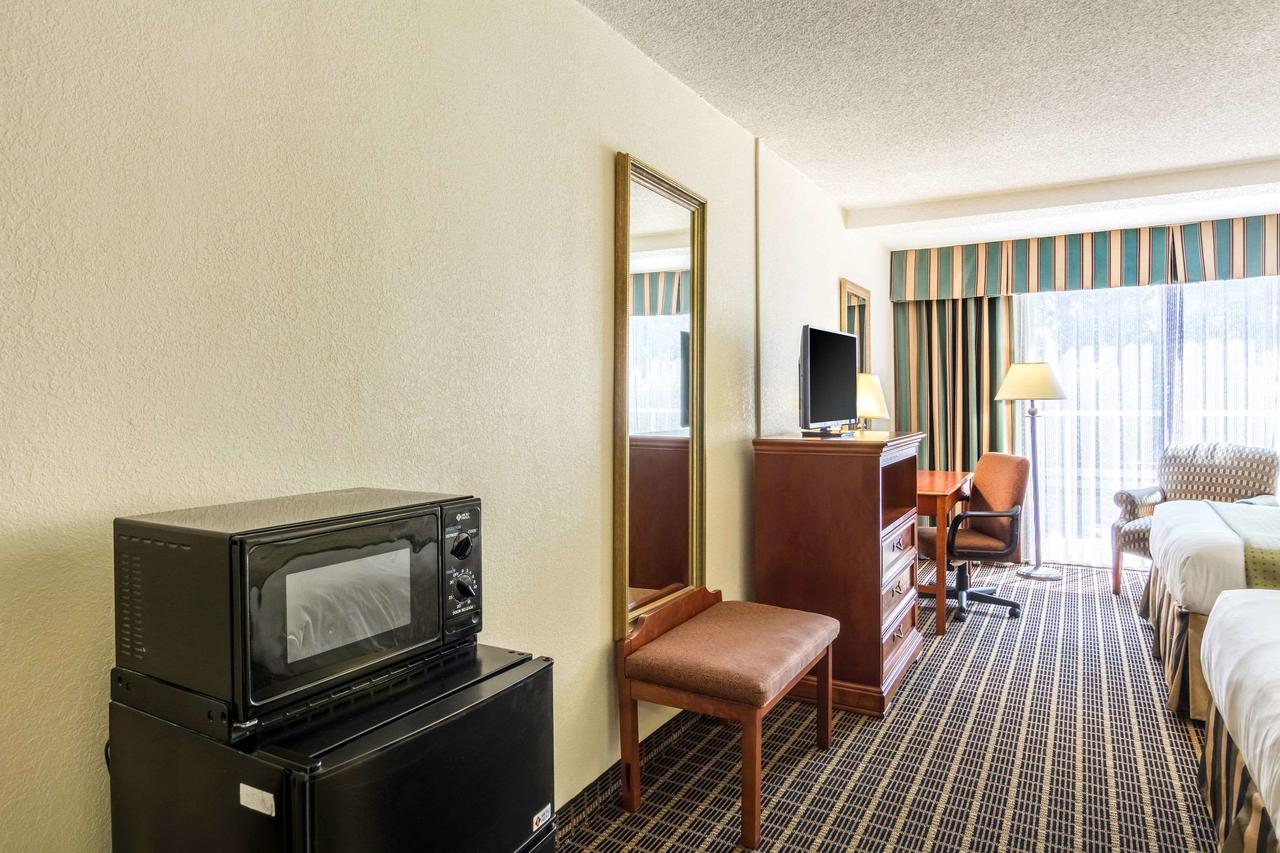 Clarion Hotel Central - thumb 24