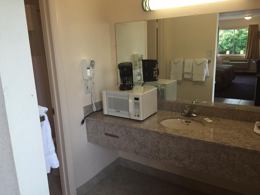 Belmont Inn And Suites - thumb 9