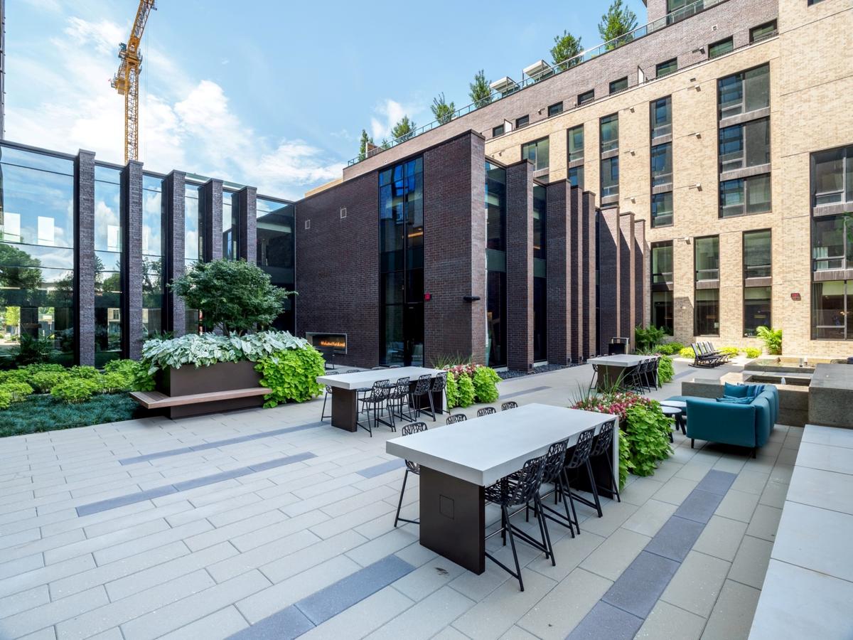 Bluebird Suites At Reston Town Center - thumb 37